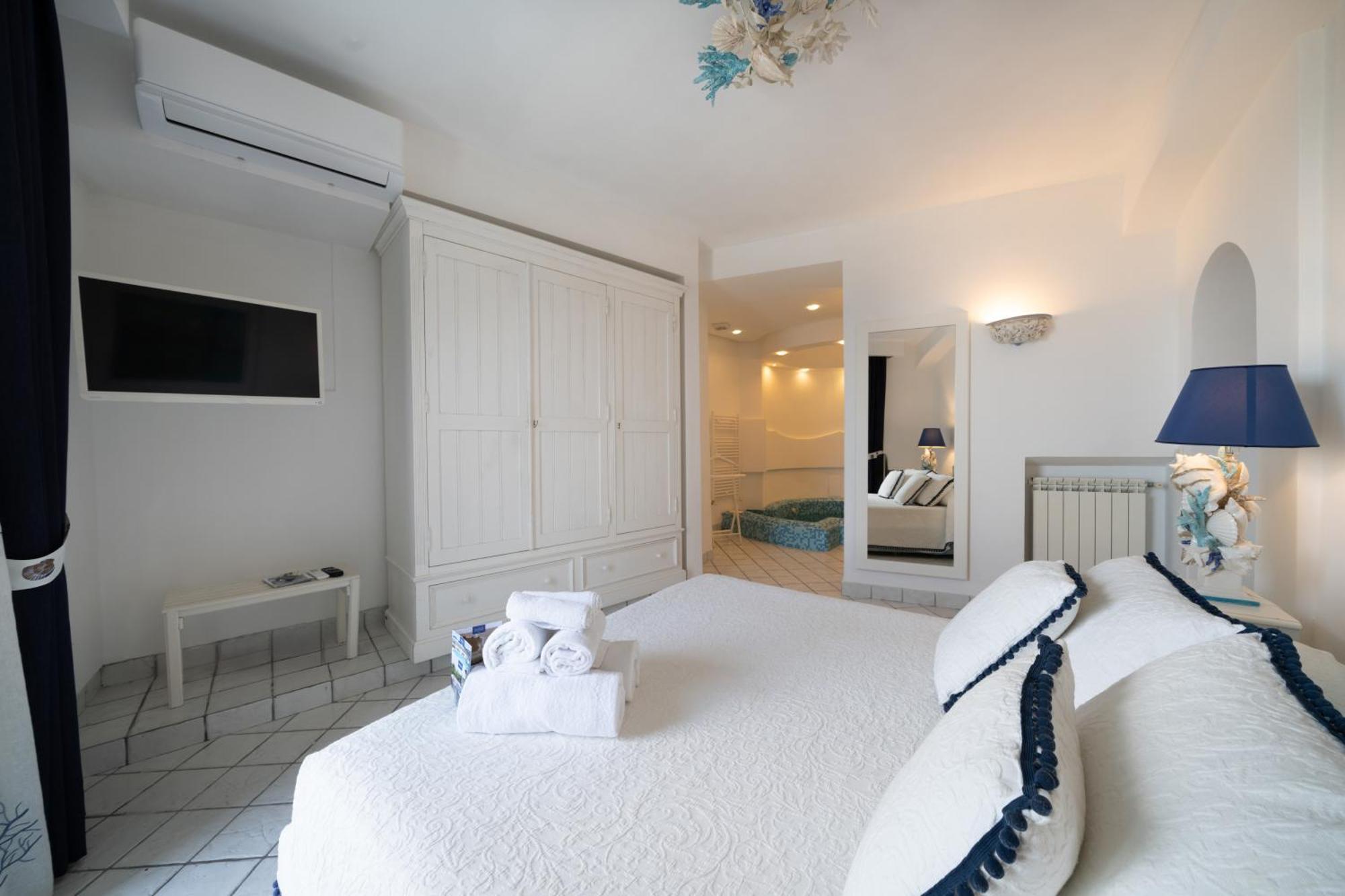 Relais Bijoux Ischia Bed & Breakfast Bagian luar foto
